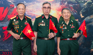 Cựu binh xúc động xem phim về cuộc chiến Quảng Trị