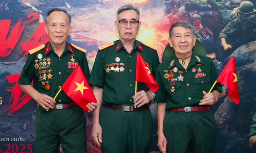 Cựu binh xúc động xem phim về cuộc chiến Quảng Trị