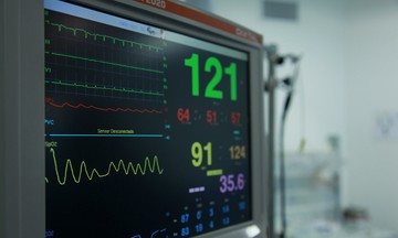 Các nước chẩn đoán một người hiến tạng chết não thế nào