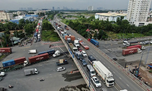 Giao thông đường bộ là nguồn ô nhiễm không khí chính ở TP HCM