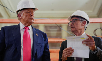 Ông Trump lời qua tiếng lại với Chủ tịch Fed