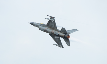Tiêm kích F-16 Thái Lan tấn công loạt mục tiêu Campuchia