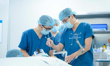 Phẫu thuật chặn hàng chục cơn động kinh mỗi ngày cho bé trai