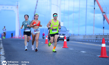 Rủi ro và cơ hội từ chạy xuống dốc khi đua marathon