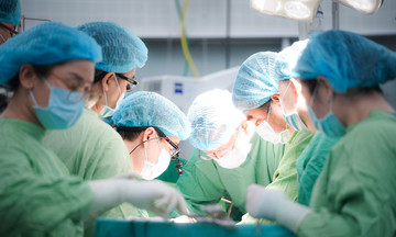 Ba lần xác định chết não - tiêu chí nghiêm ngặt trước ca hiến tạng