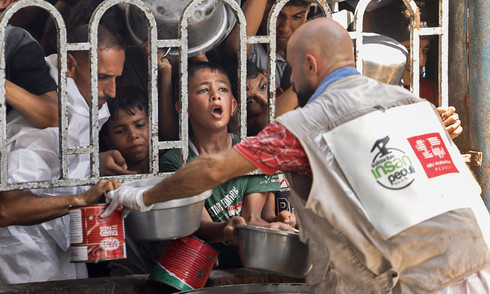 Gaza residents 'like walking corpses' amid starvation