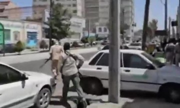 Nhóm khủng bố tấn công tòa án Iran, 5 người chết