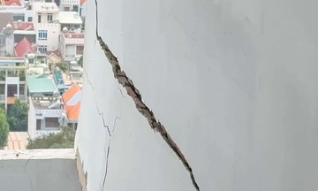 Chung cư ở Vũng Tàu xuất hiện vết nứt dài 4 m