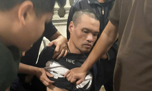 Kẻ chống người thi hành công vụ ở Hà Nội bị bắt cùng 2 khẩu súng