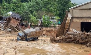 Flash flood sweeps away 4 in Son La