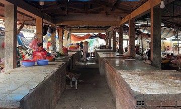 Thịt heo ế vì dịch tả