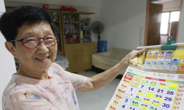 Những người già sống một mình nhưng không cô đơn