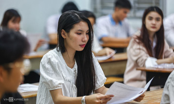 Lịch nộp lệ phí xét tuyển đại học năm 2025