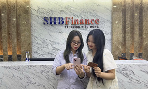 Young Vietnamese embrace flexible financing