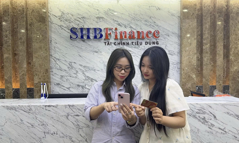 Young Vietnamese embrace flexible financing