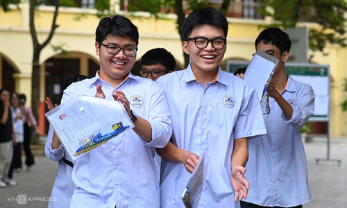 Tuition fees at 10 northern Vietnam universities offering economics programs