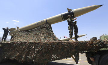 Houthi dọa tấn công mọi tàu có liên hệ với Israel