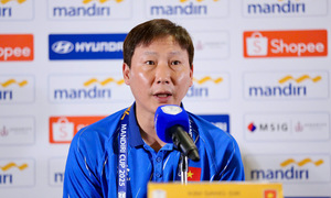 HLV Kim Sang-sik họp báo trước chung kết U23 Đông Nam Á