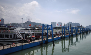Deputy prime minister addresses safety gaps after Ha Long bay boat capsizing