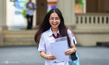 Lệ phí xét tuyển đại học bất ngờ giảm