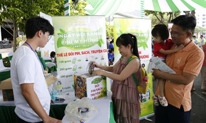 Phu My Hung hosts 'creating with recycled materials' competition
