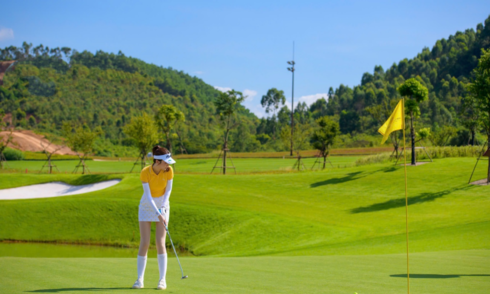 Miss Do My Linh appointed ambassador of Van Lang Empire T&T Golf Club