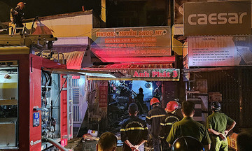 Cháy nhà 2 tầng ở Nha Trang