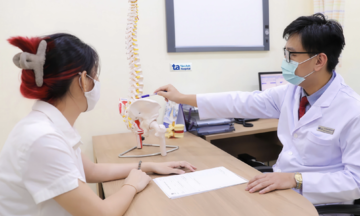 Ngồi nhiều có hại xương khớp?