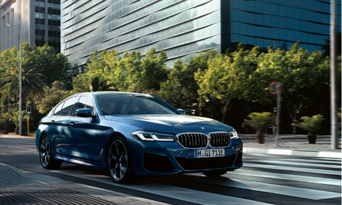 Xe BMW nhập khẩu nhận ưu đãi 700 triệu đồng
