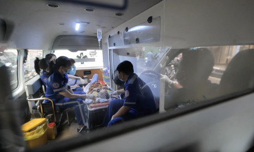 Cấp cứu 115: 'Chúng tôi không phải người vận chuyển'