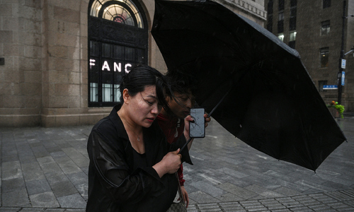 Shanghai evacuates nearly 283,000 ahead of typhoon