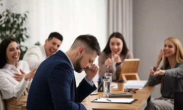 Nạn bắt nạt ở người trưởng thành
