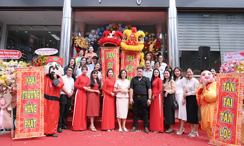 Việt Á Châu khai trương showroom Freelife