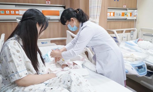 Saving premature twins born at 28 weeks