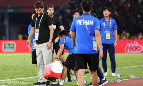 Coach Kim Sang-sik accused of 'unsportsmanlike conduct'