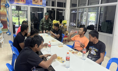 Thailand detains Cambodian soldiers after ceasefire
