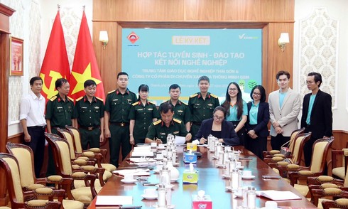Veteran training and recruitment program for Xanh SM drivers