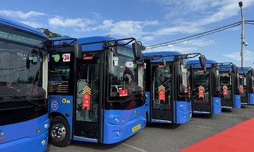 Thêm hơn 400 xe buýt điện vận hành tại TP HCM