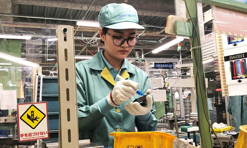 Japan aims to cap worker fees for dispatch companies