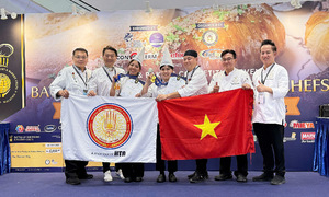 Chef Nhat Huong wins three medals at international baking competition