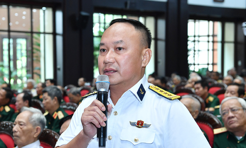 Touching stories shared at general secretary's meeting with military leaders