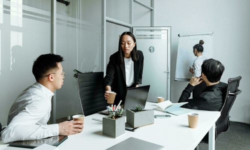 Những sai lầm trong ứng xử chốn công sở của Gen Z
