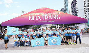 Why major marathons are moving their bib distribution centers