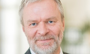 Austrian EU ambassador resigns amid 'dark blog' allegations