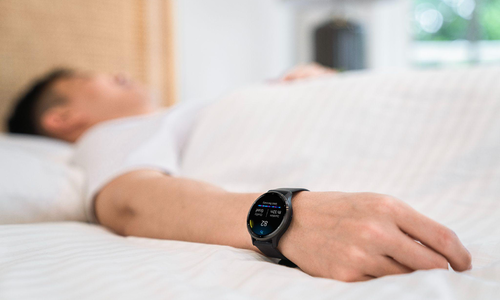 Should runners wear a watch while sleeping?