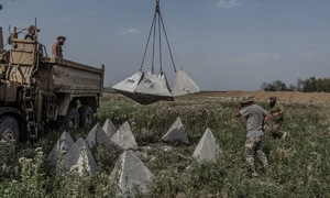 Ukraine's race to build defenses against Russia