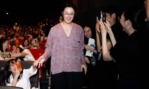 Vietnamese fans meet 'High Kick' star Jung Il Woo