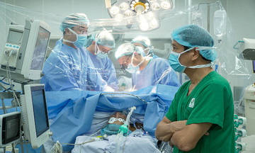 Thần tốc ghép gan của em trai cứu người anh 'từ cõi chết'