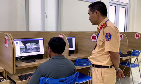 Over 700,000 Vietnamese take driving tests, with a nearly 70% pass rate