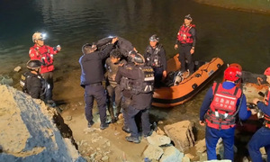 Amateur diver survives 5 days trapped in underwater cave